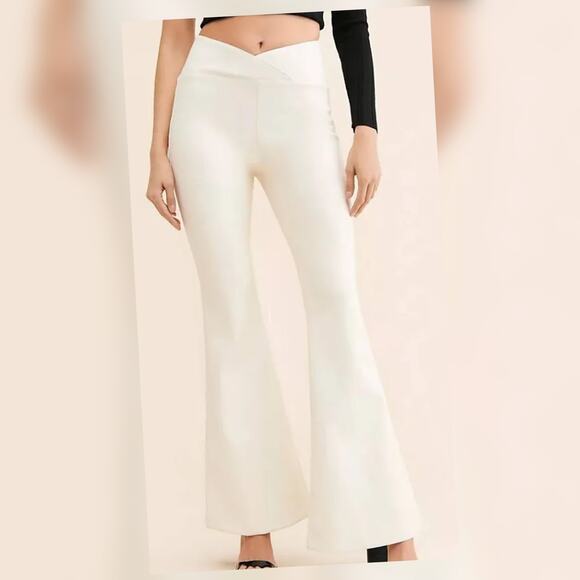 NEW FREE PEOPLE Venice Beach High Rise Flare In Worn White Sz 25 Stretchy - Picture 2 of 9